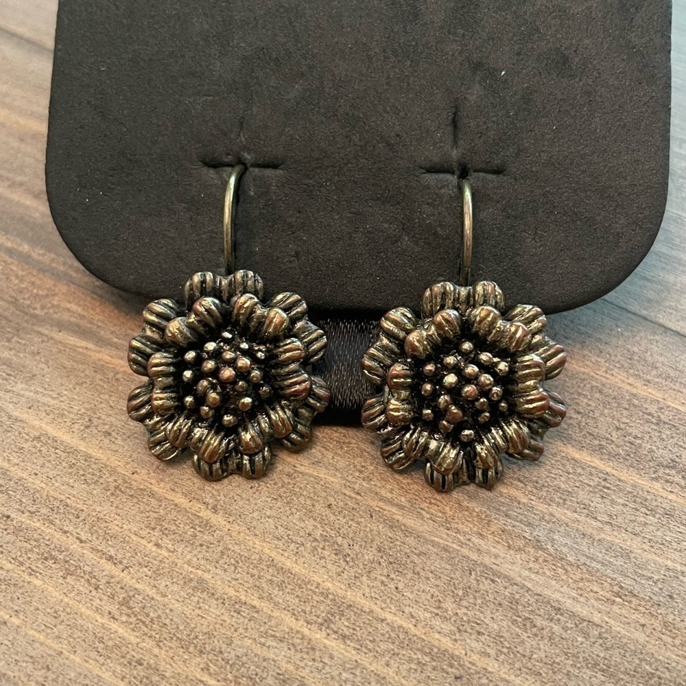 FLOWER earrings